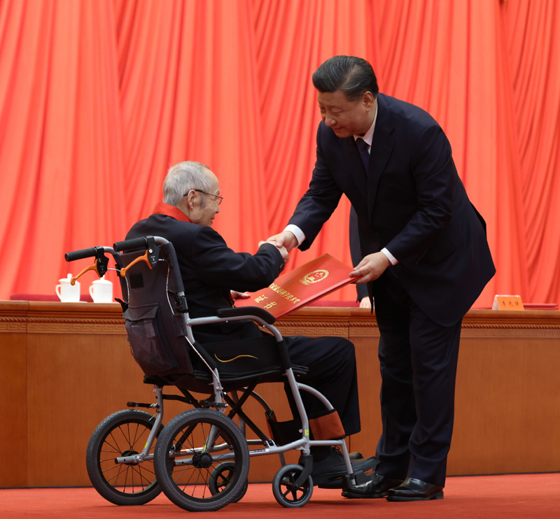 金年会官方陪玩习出席邦度科学身手嘉勉大会并为最高奖取得者等颁奖(图1)